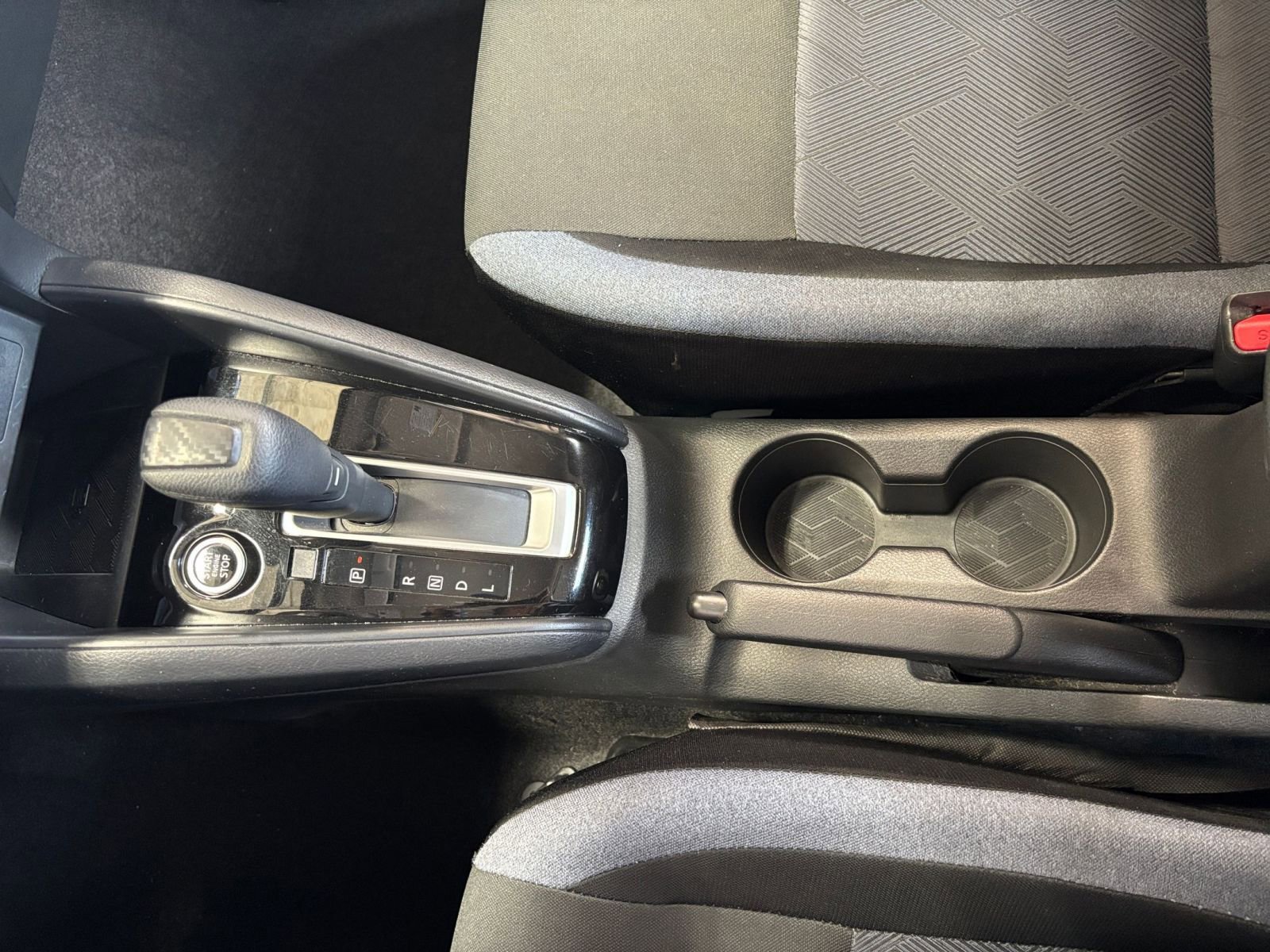 Used 2025 Nissan Versa SV FWD image 39