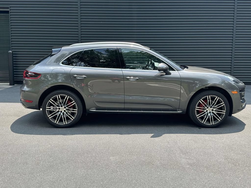 Used 2016 Porsche Macan Turbo AWD/4WD image 6