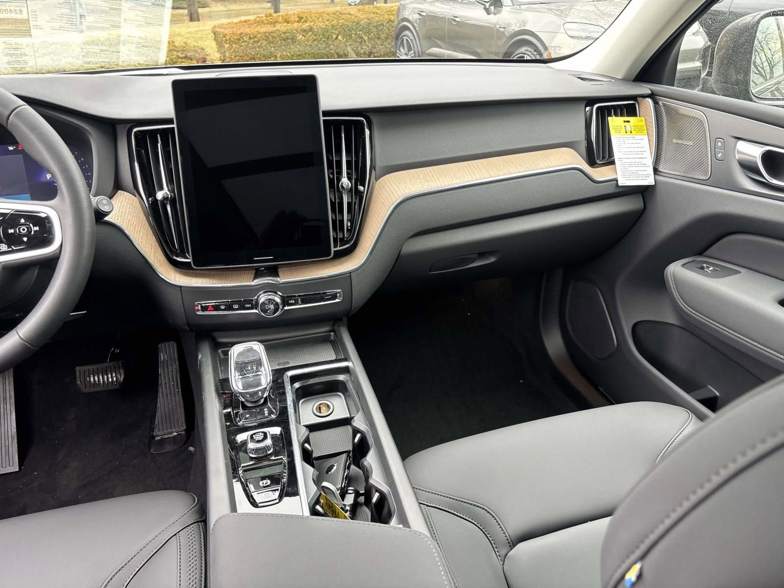 New 2026 Volvo XC60 B5 Plus w/ Protection Package Premier image 29