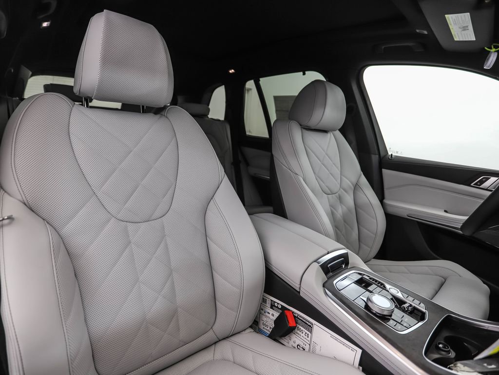New 2026 BMW X5 xDrive40i w/ Executive Package image 31
