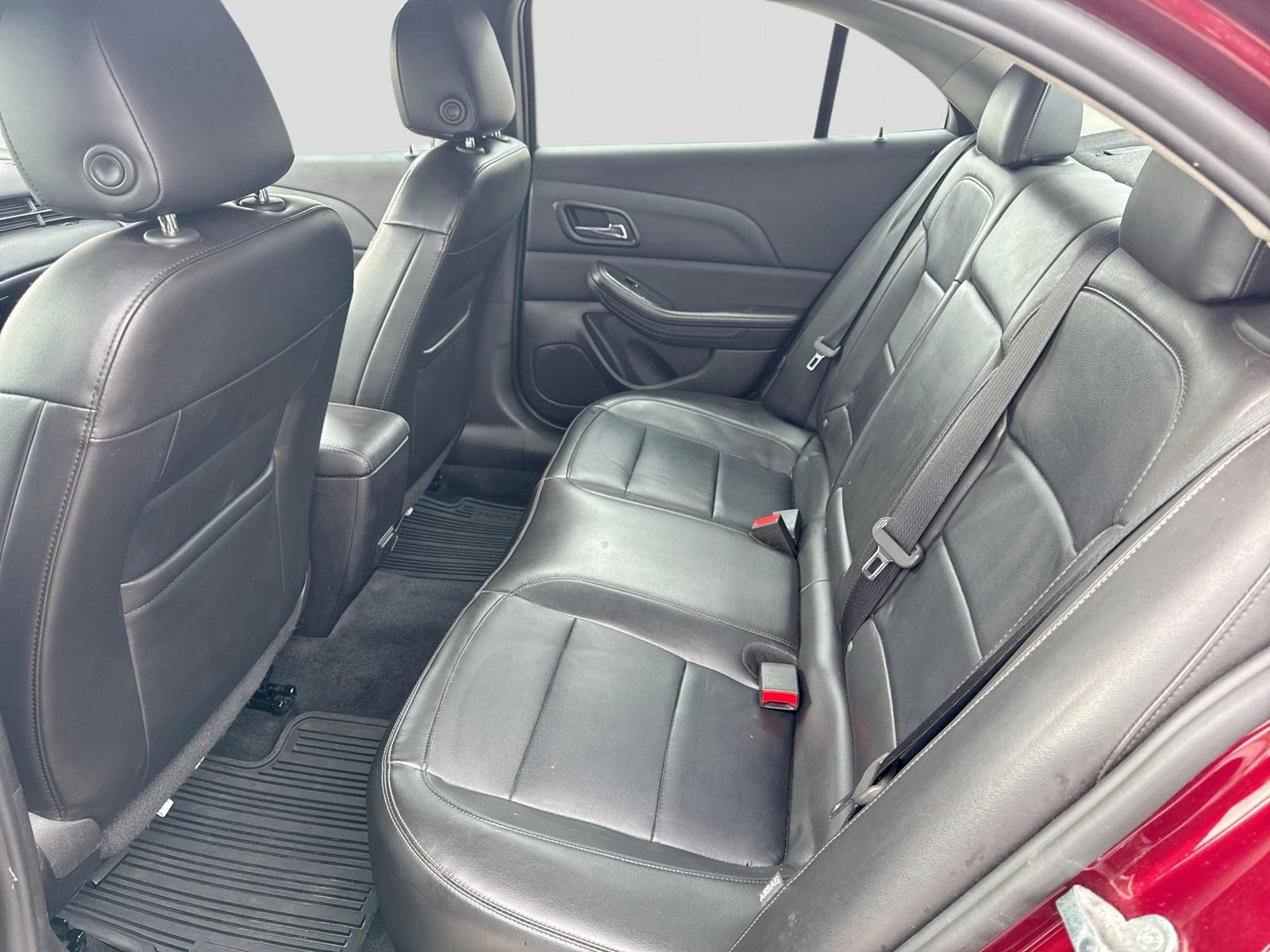 Used 2015 Chevrolet Malibu LT w/ Leather Package FWD image 4