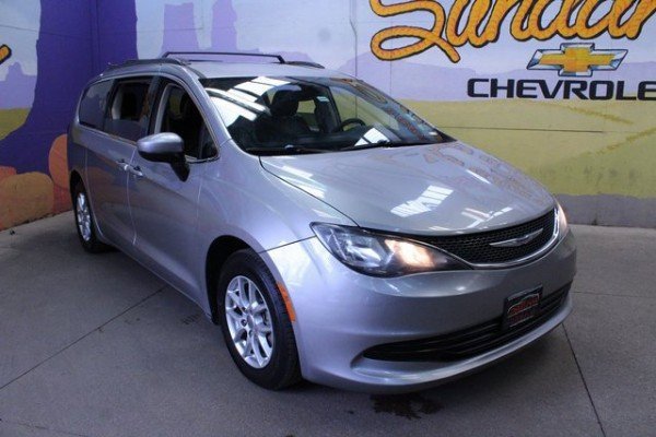 Used 2020 Chrysler Voyager Lxi image 2