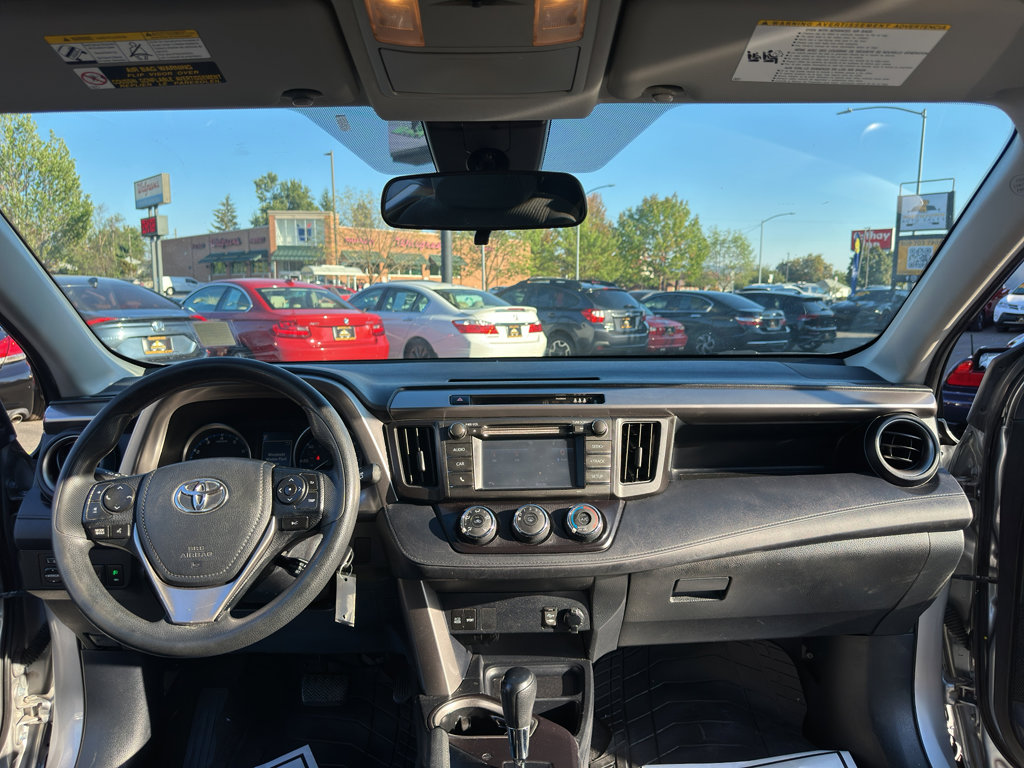Used 2018 Toyota RAV4 LE image 13