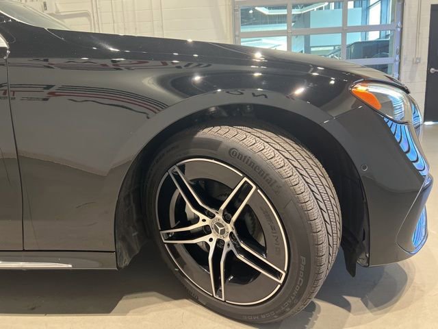 Used 2025 Mercedes-Benz E 350 4MATIC Sedan image 4