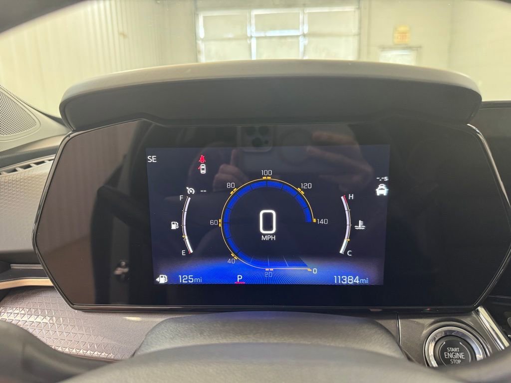 Used 2025 Chevrolet Trax ACTIV w/ Sunroof Package image 29