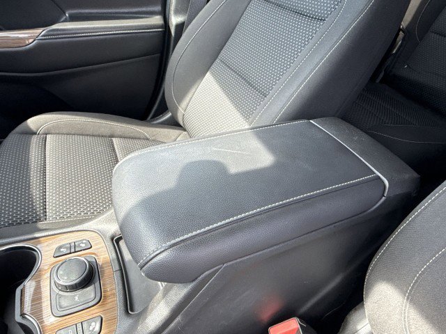 Certified 2023 GMC Acadia SLE w/ Driver Convenience Package image 21