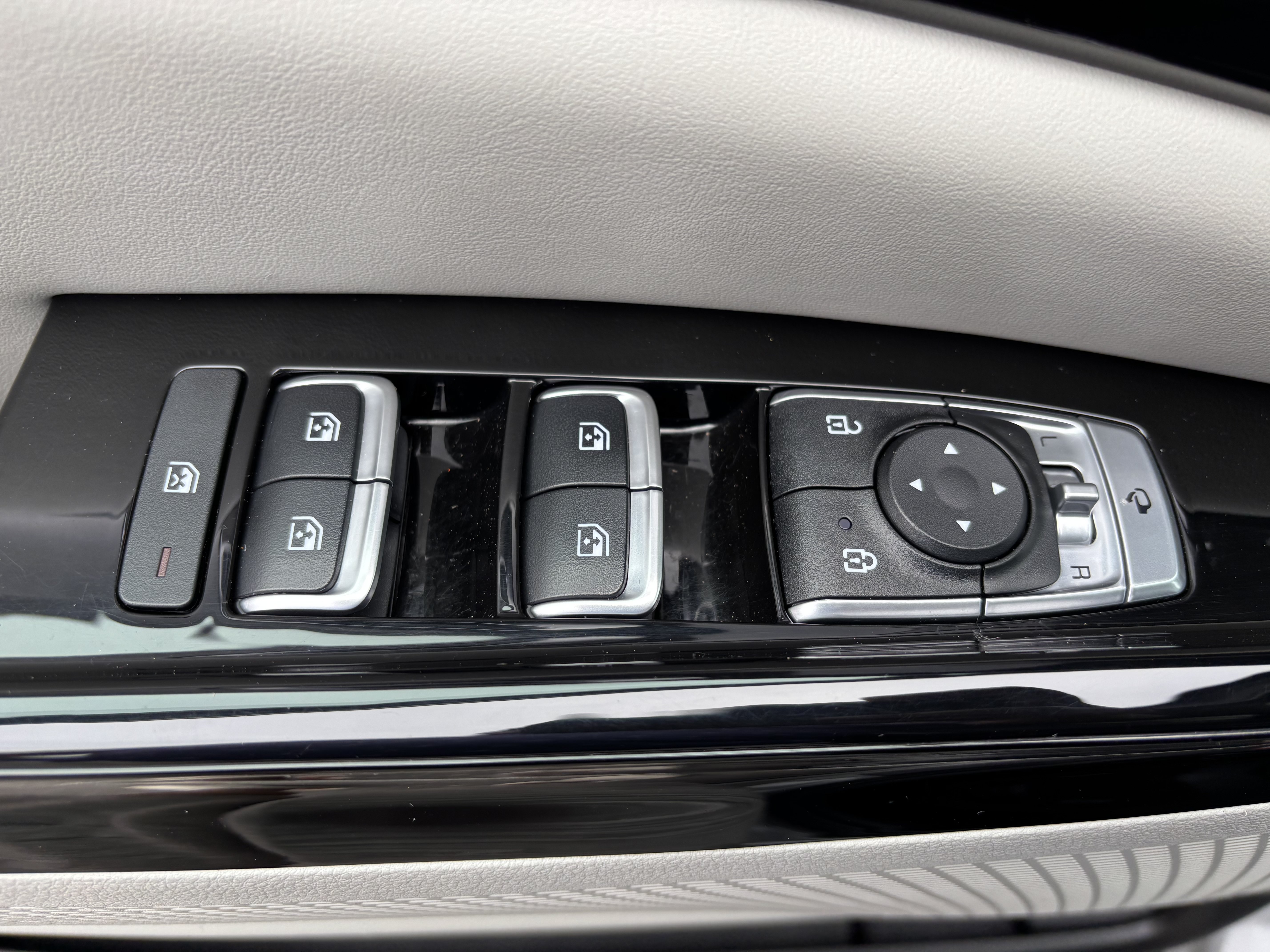 Used 2024 Kia Carnival SX Prestige FWD image 18