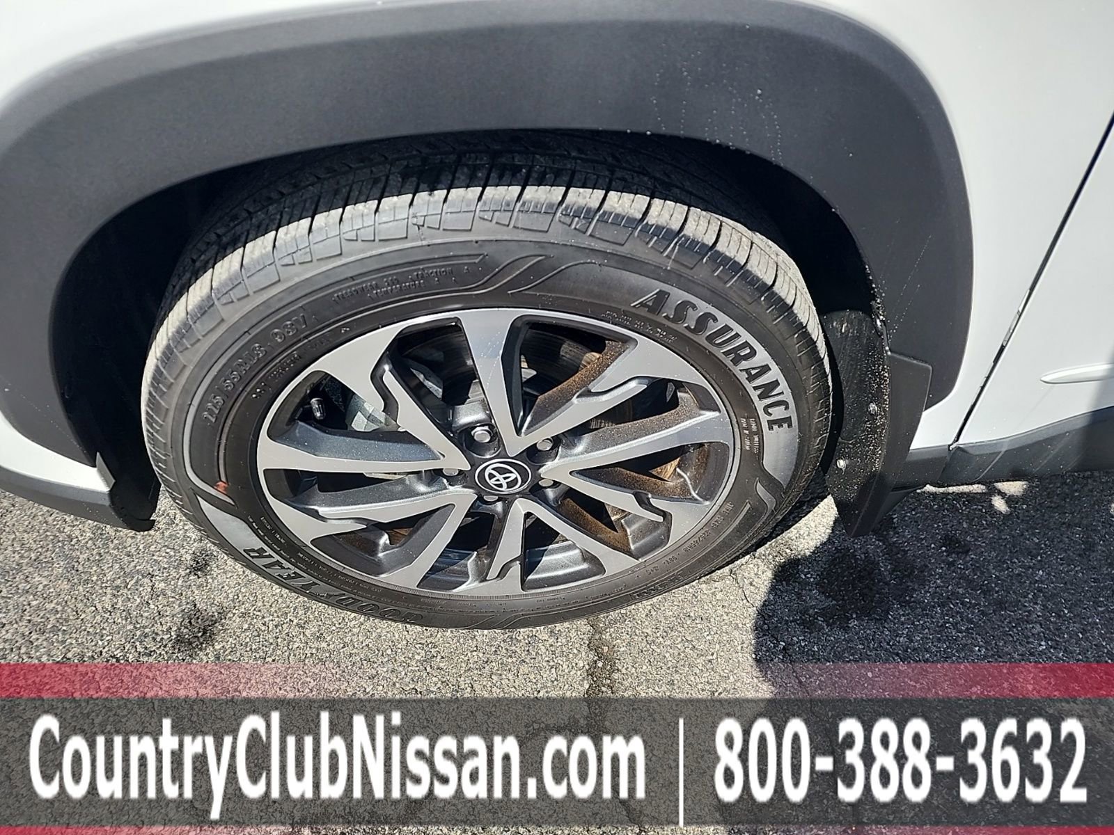 Used 2023 Toyota Corolla Cross XLE w/ Convenience Package image 33