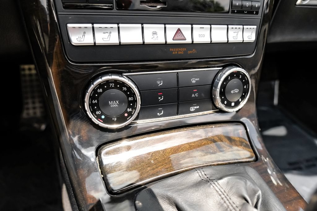 Used 2014 Mercedes-Benz SLK 350 image 19