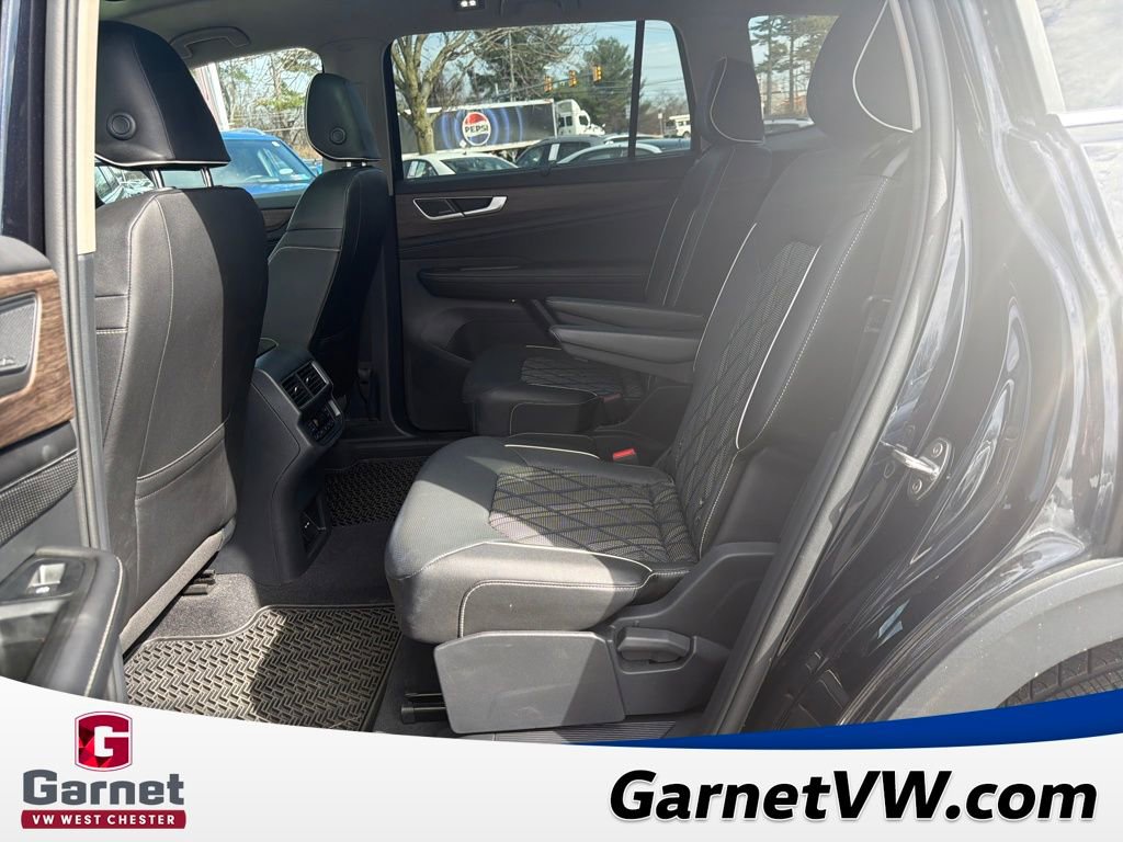 Used 2025 Volkswagen Atlas SEL Premium R-Line image 26