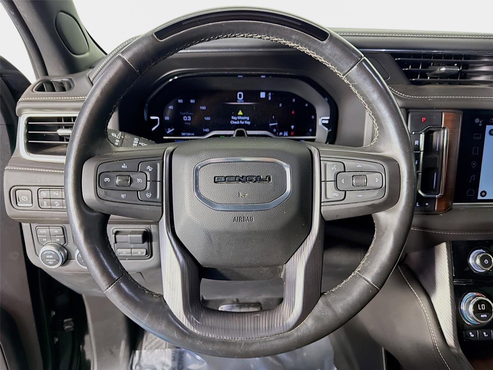 Certified 2023 GMC Yukon Denali Ultimate AWD/4WD image 12