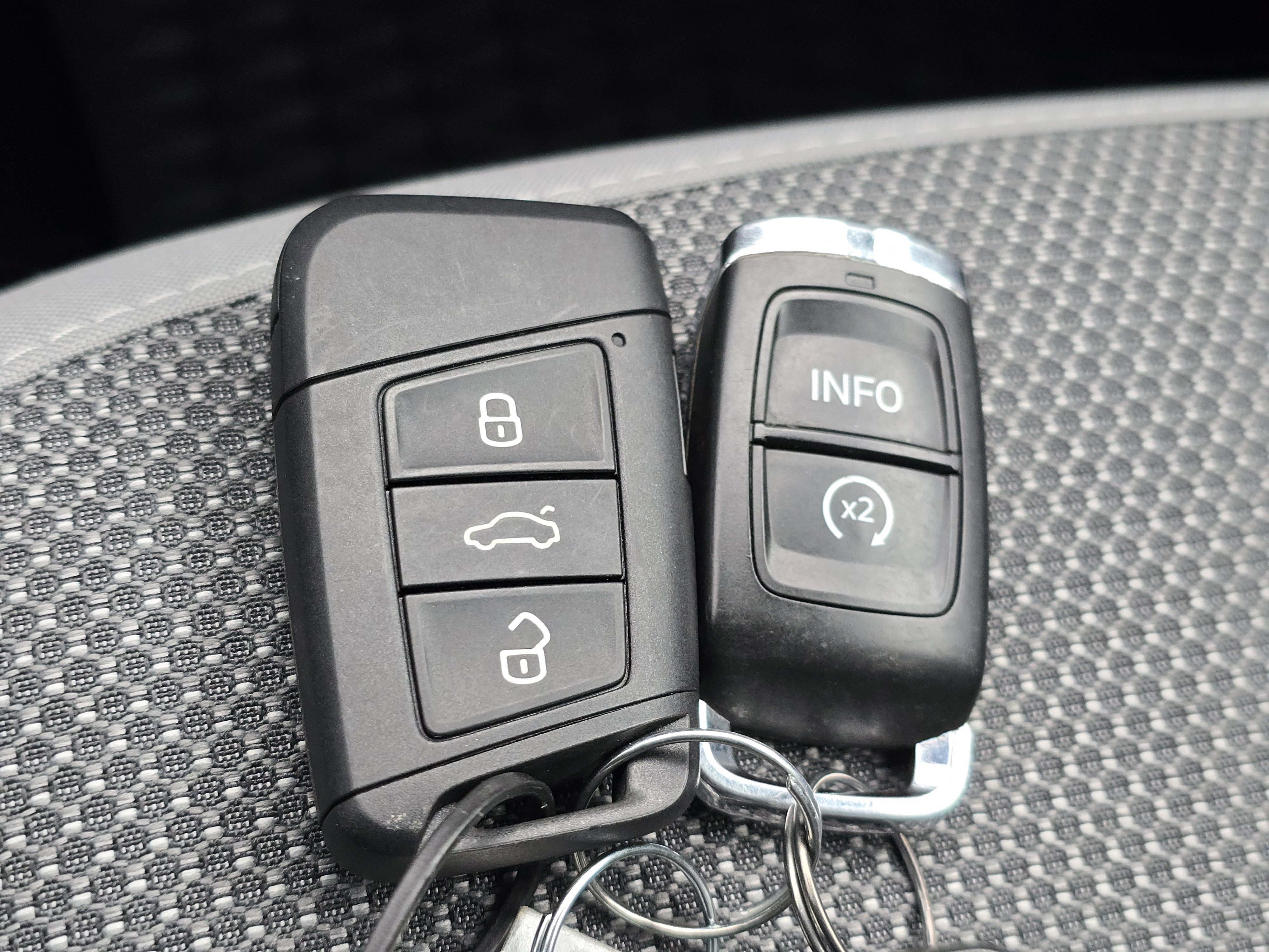 Certified 2022 Volkswagen Taos S image 27