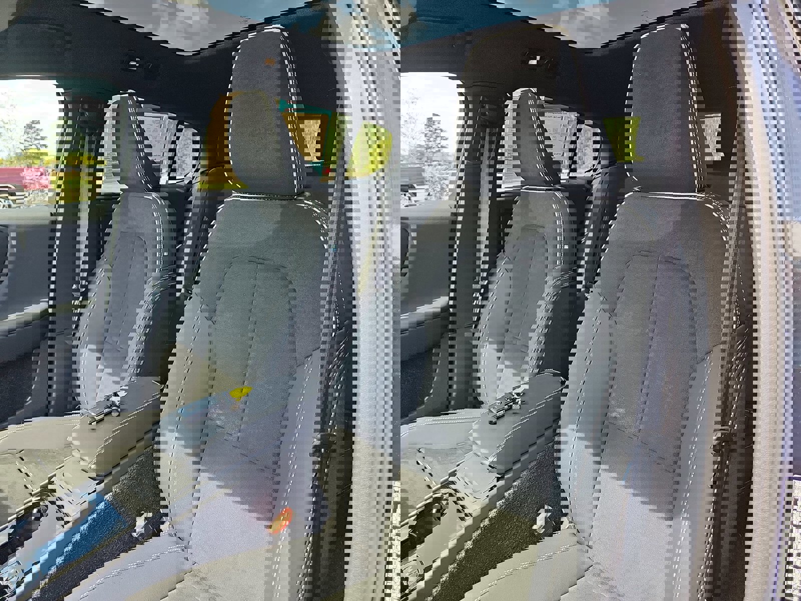 Used 2023 Volvo C40 P8 Recharge Ultimate AWD/4WD image 16