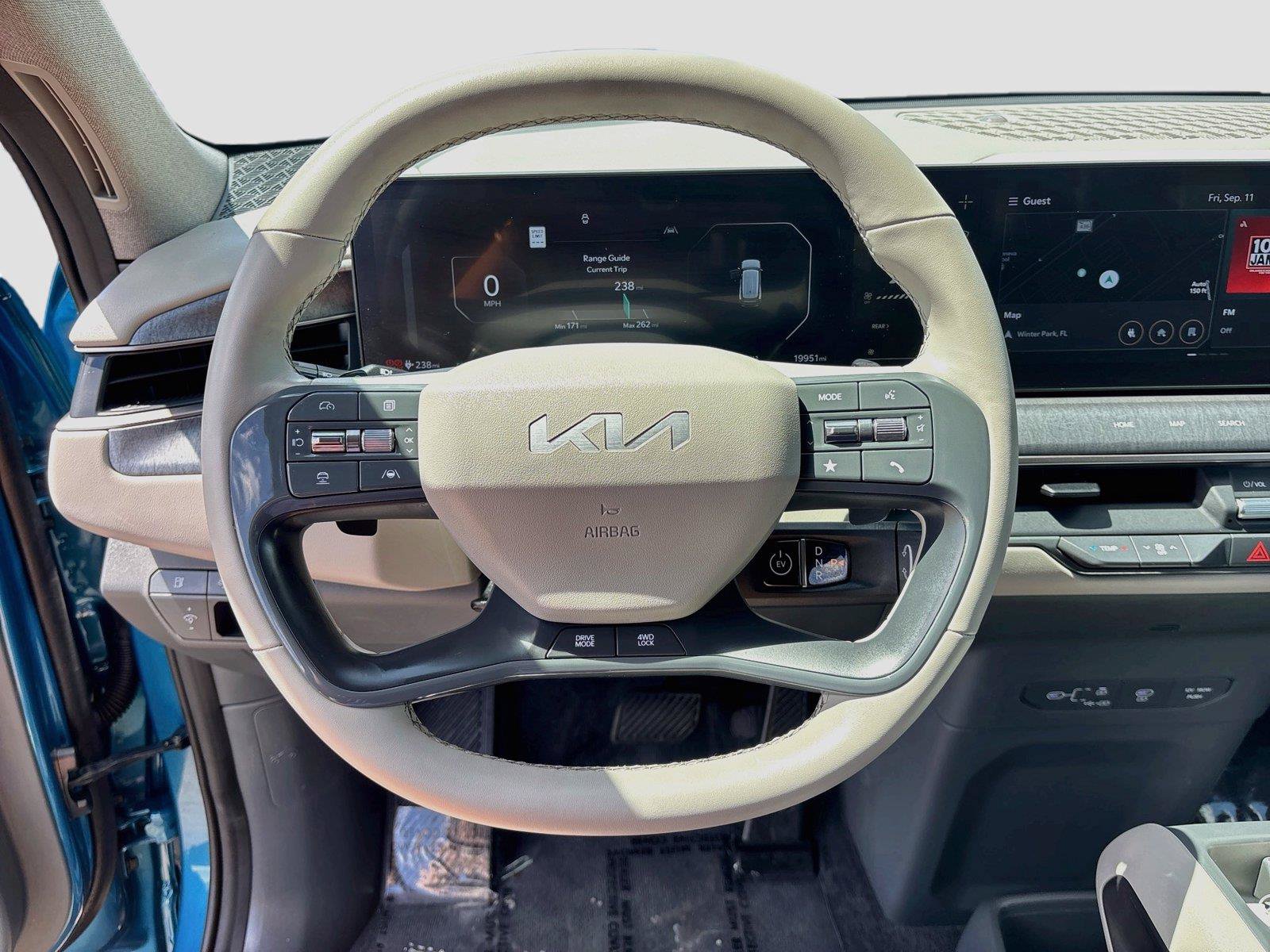 Used 2024 Kia EV9 Wind AWD/4WD image 11