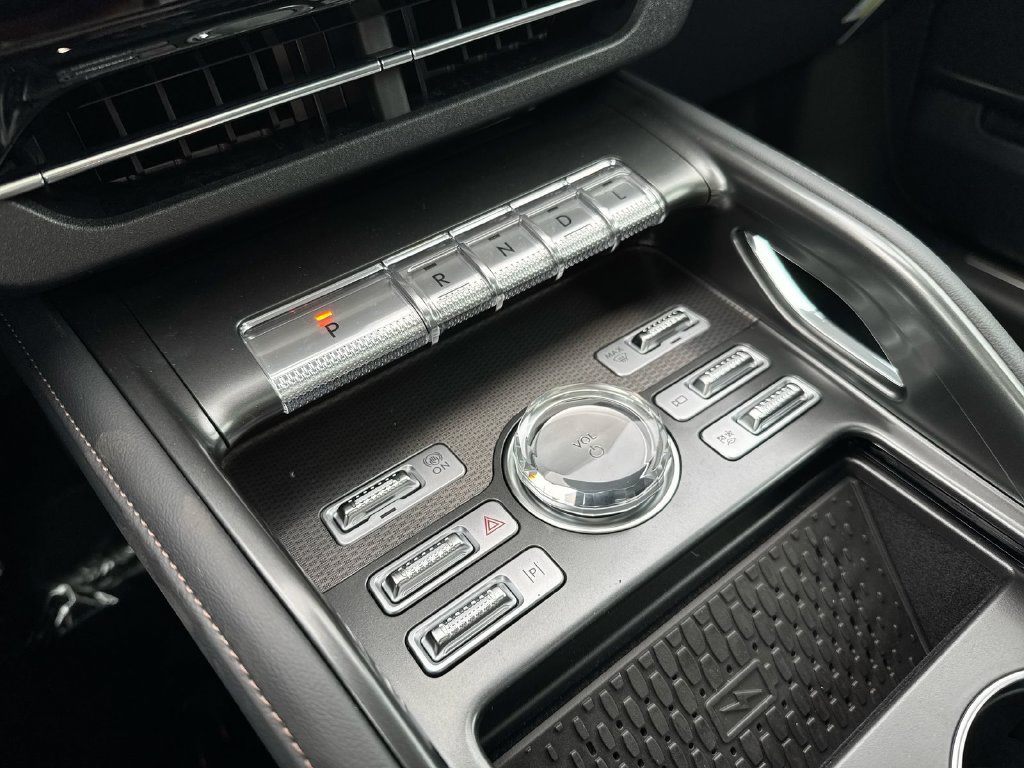 New 2026 Lincoln Nautilus Premier w/ Equipment Group 102A AWD/4WD image 18