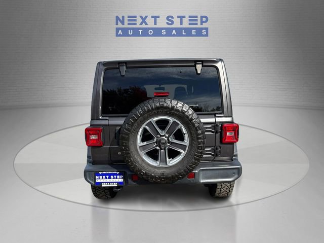 Used 2018 Jeep Wrangler Unlimited Sahara AWD/4WD image 7