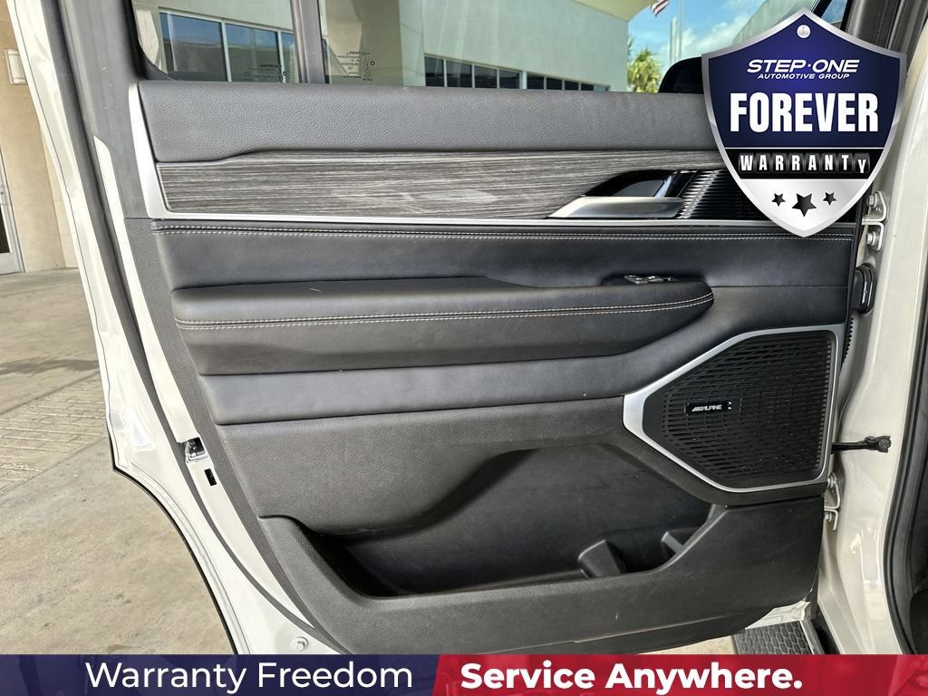 Used 2022 Jeep Wagoneer Series II w/ Premium Group I AWD/4WD image 31