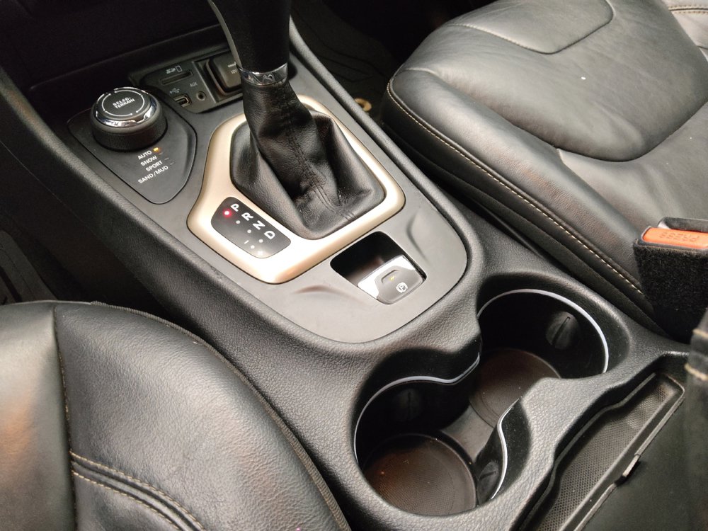 Used 2015 Jeep Cherokee Limited AWD/4WD image 26