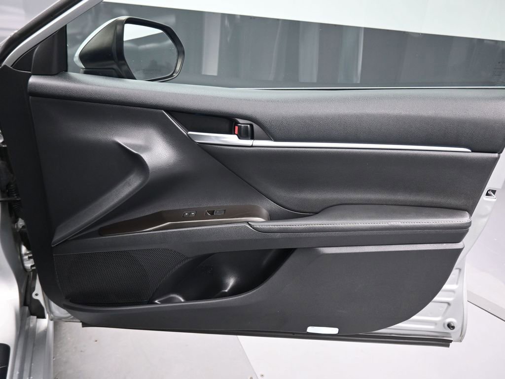 Used 2021 Toyota Camry XSE w/ Navigation Package image 40