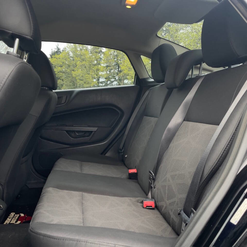 Used 2012 Ford Fiesta SE image 15