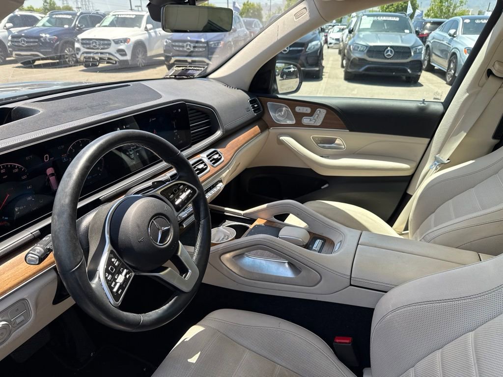 Used 2023 Mercedes-Benz GLS 450 4MATIC image 9