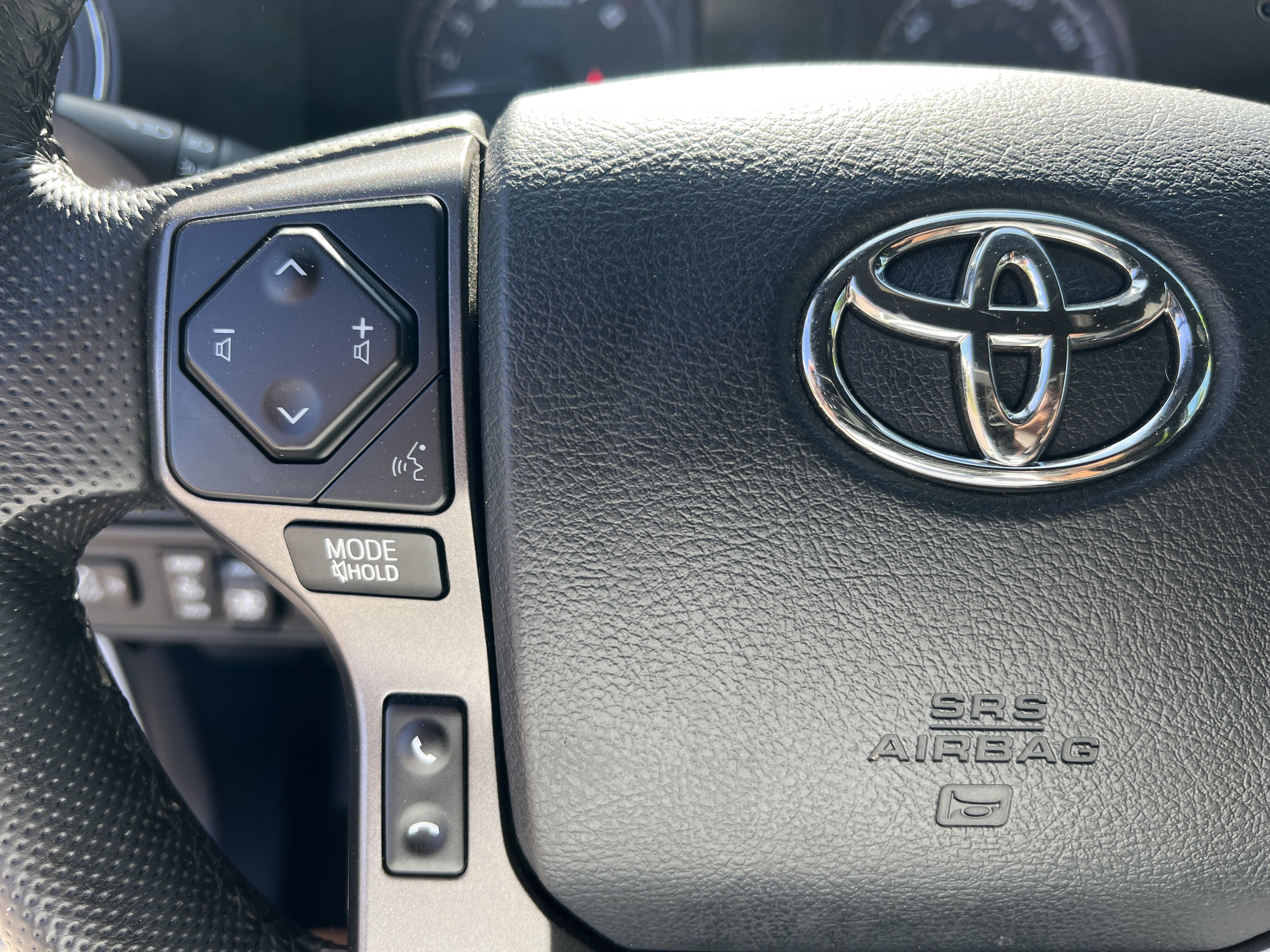 Used 2017 Toyota Tacoma TRD Sport w/ Tow Package image 10