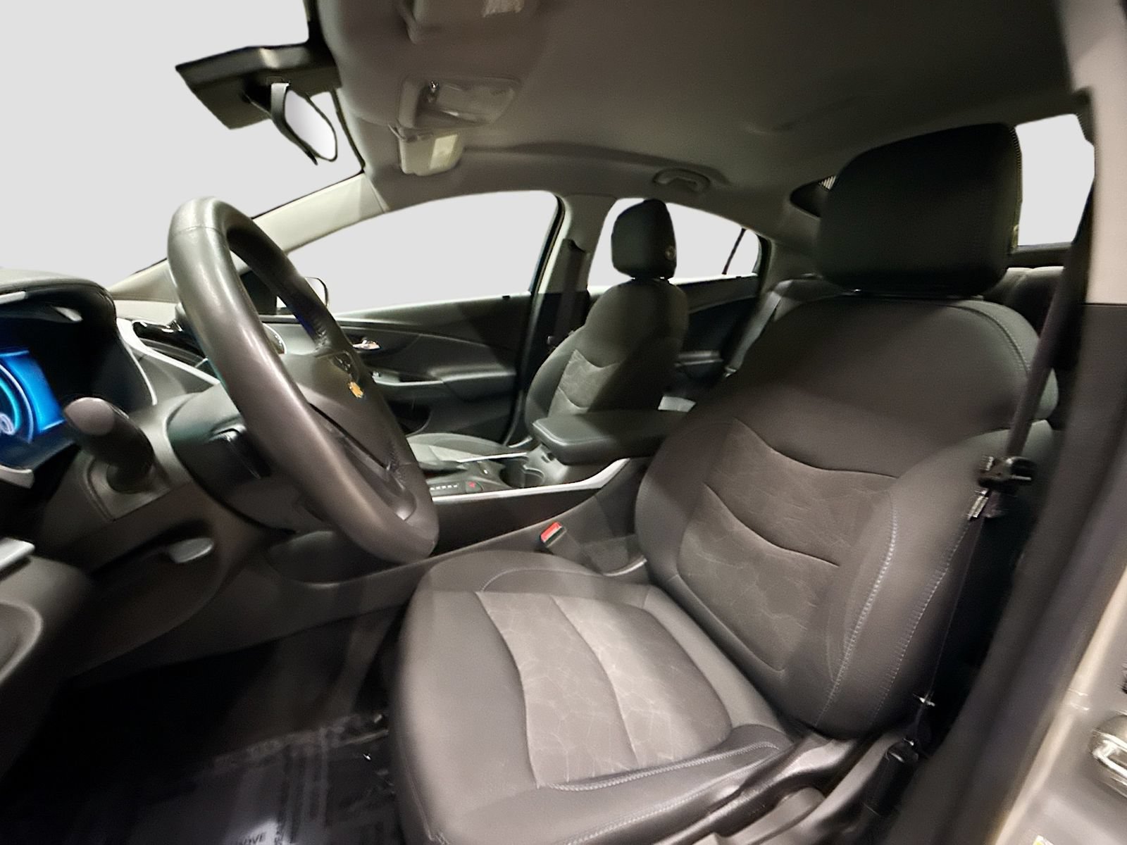 Used 2017 Chevrolet Volt LT FWD image 22