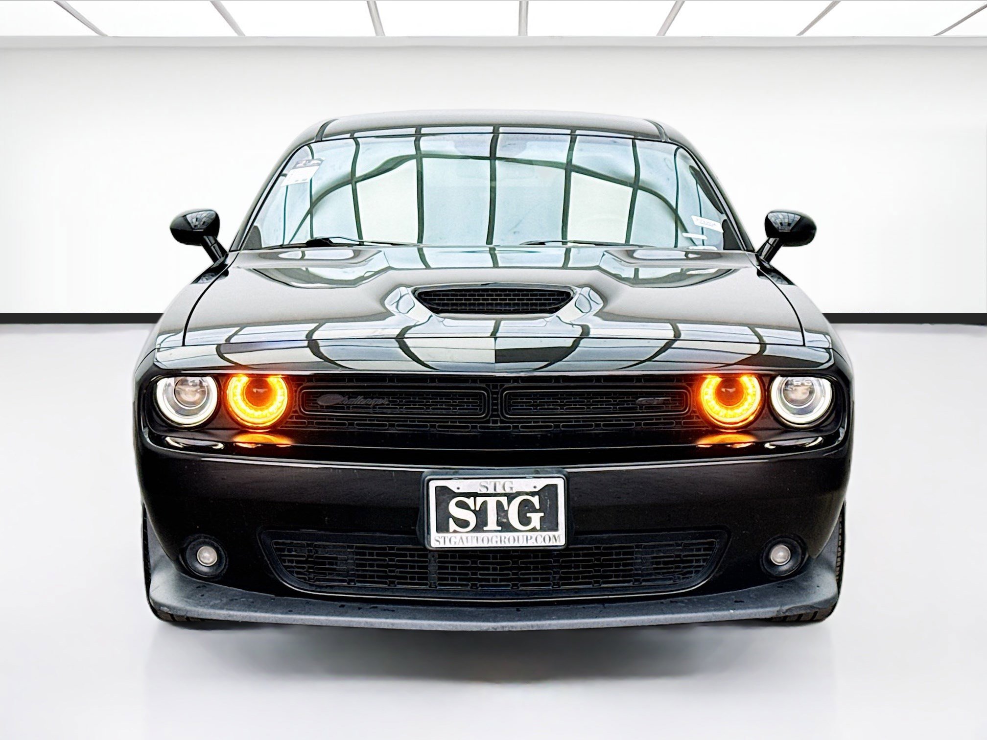 Used 2019 Dodge Challenger GT w/ Blacktop Package RWD image 2