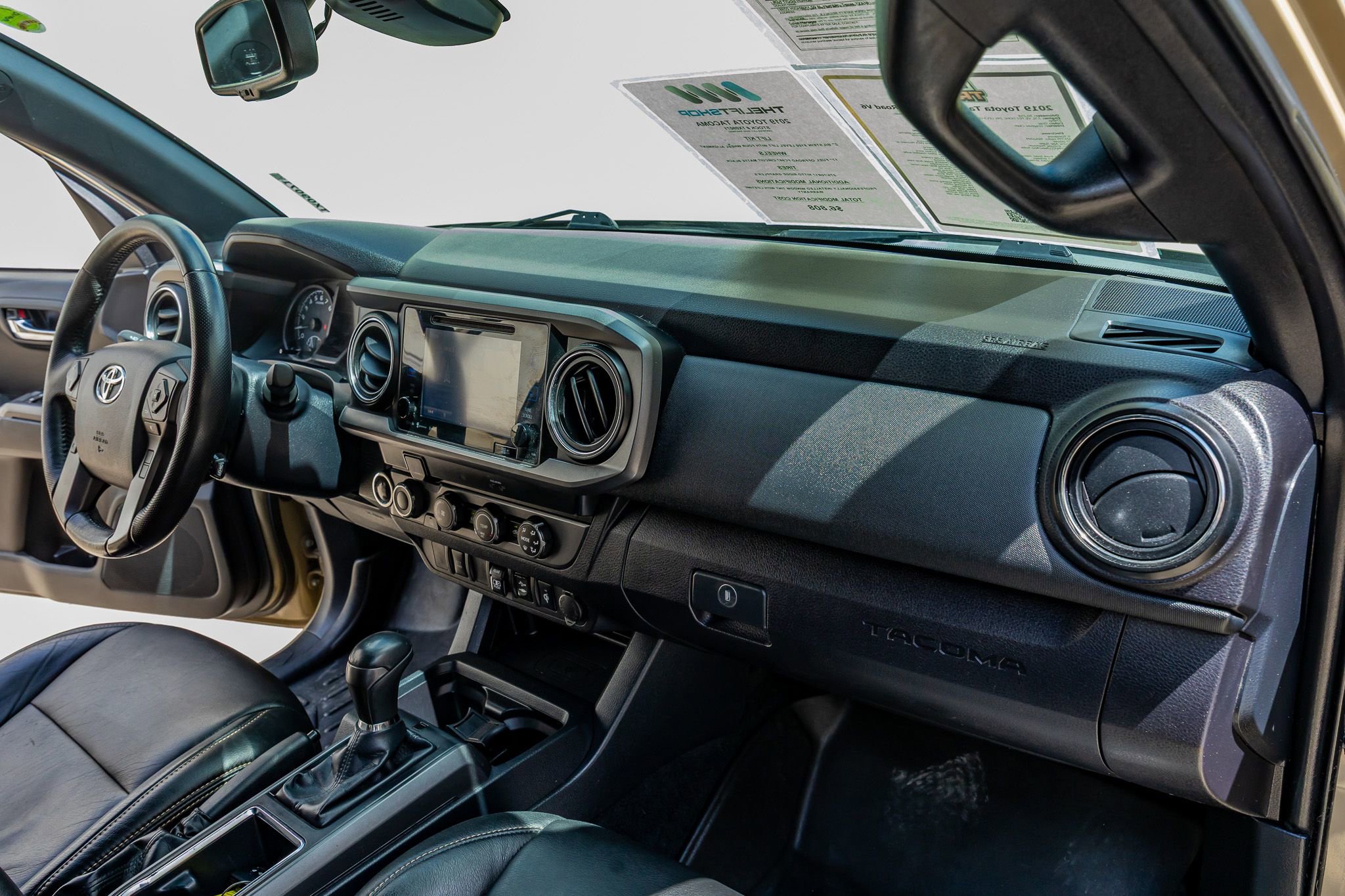 Used 2019 Toyota Tacoma TRD Off-Road AWD/4WD image 18