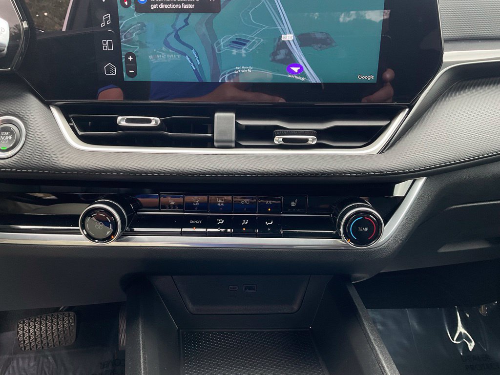 Used 2026 Chevrolet Equinox LT AWD/4WD image 19