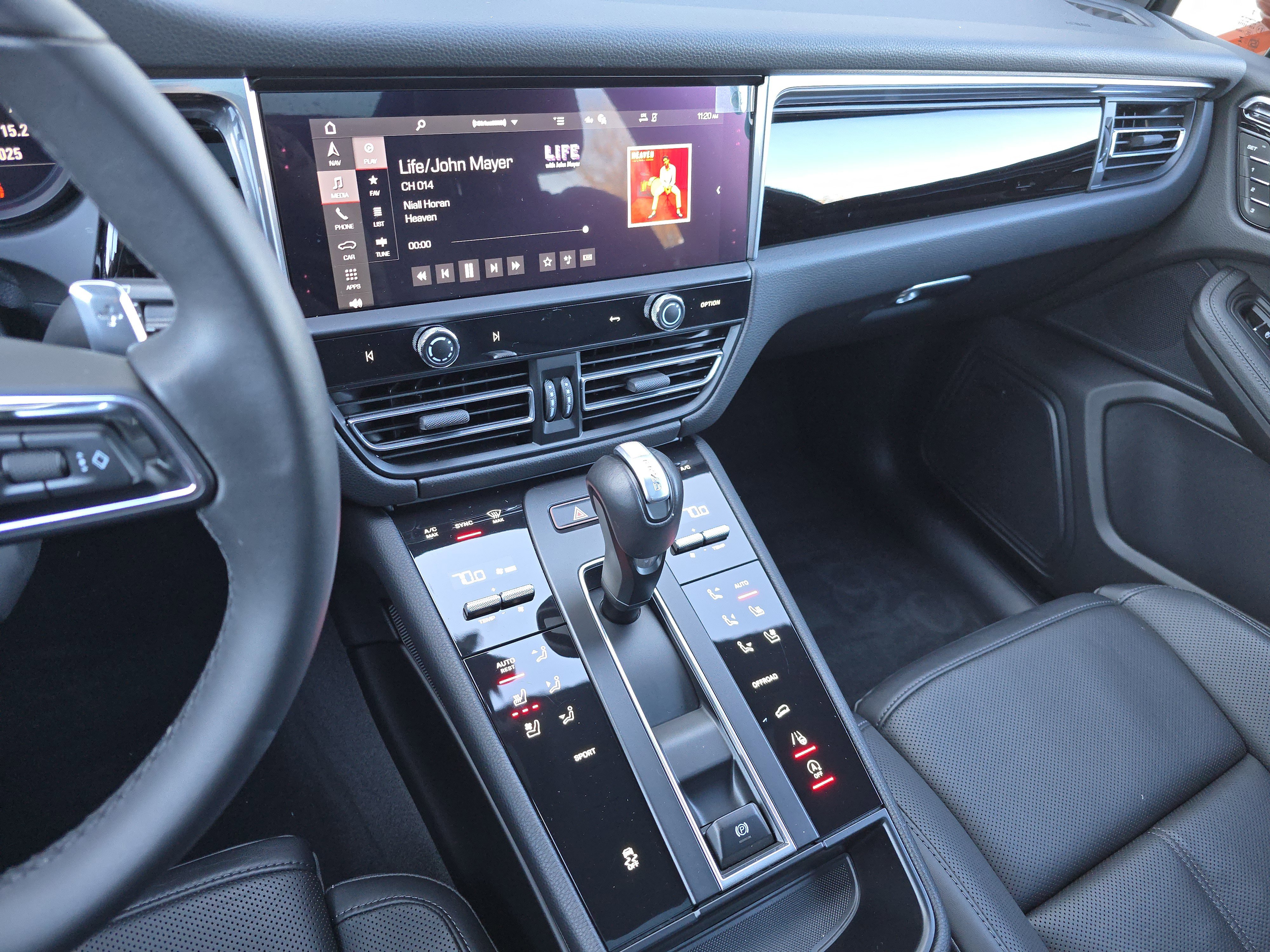 Certified 2025 Porsche Macan image 26