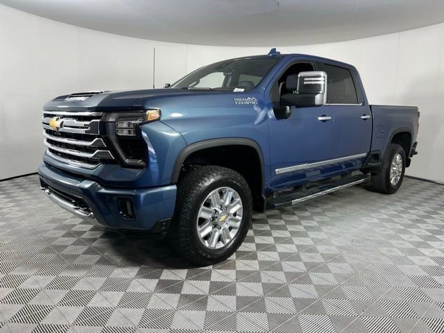 Used 2024 Chevrolet Silverado 3500 High Country w/ Technology Package image 2