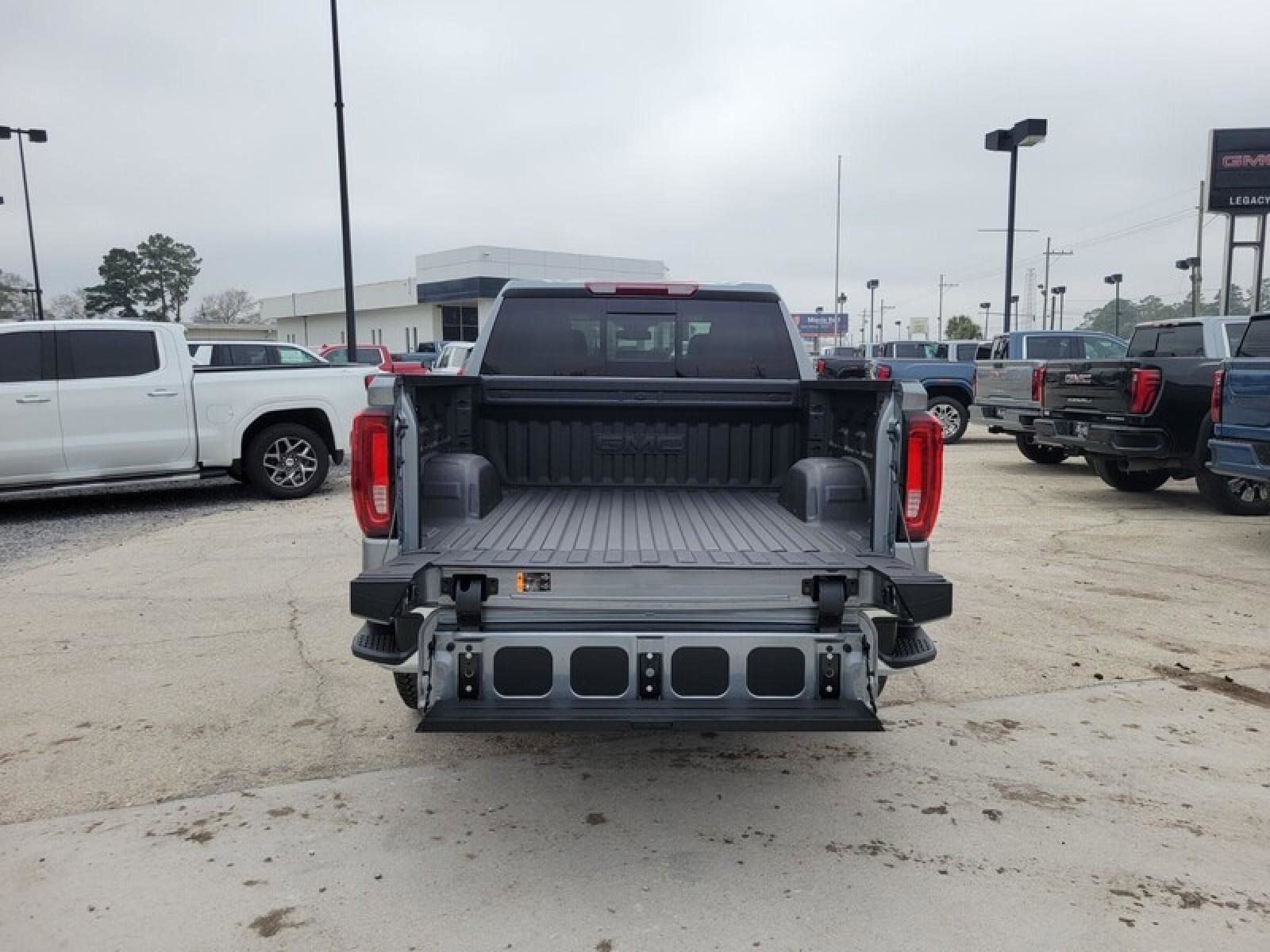 New 2026 GMC Sierra 1500 SLT w/ SLT Premium Plus Package image 8