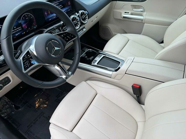 Certified 2025 Mercedes-Benz GLA 250 4MATIC image 11