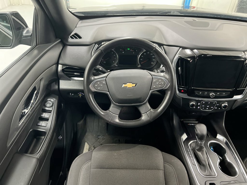 Used 2022 Chevrolet Traverse LT FWD image 19