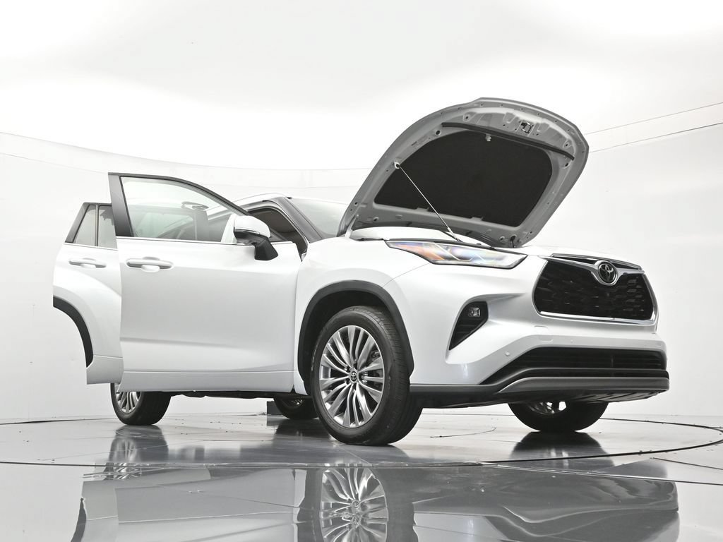 Used 2022 Toyota Highlander Platinum FWD image 52