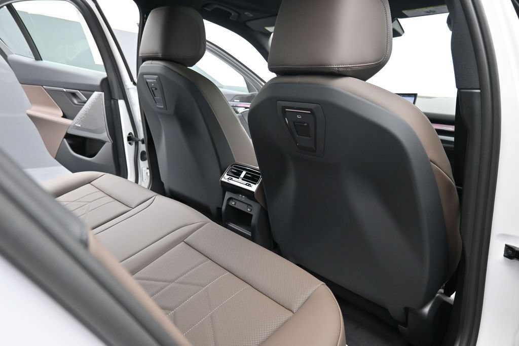 New 2027 BMW 530i xDrive w/ Premium Package AWD/4WD image 19