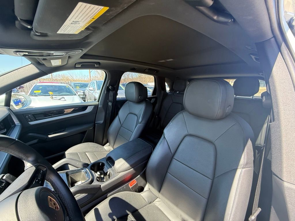 Used 2024 Porsche Cayenne image 17