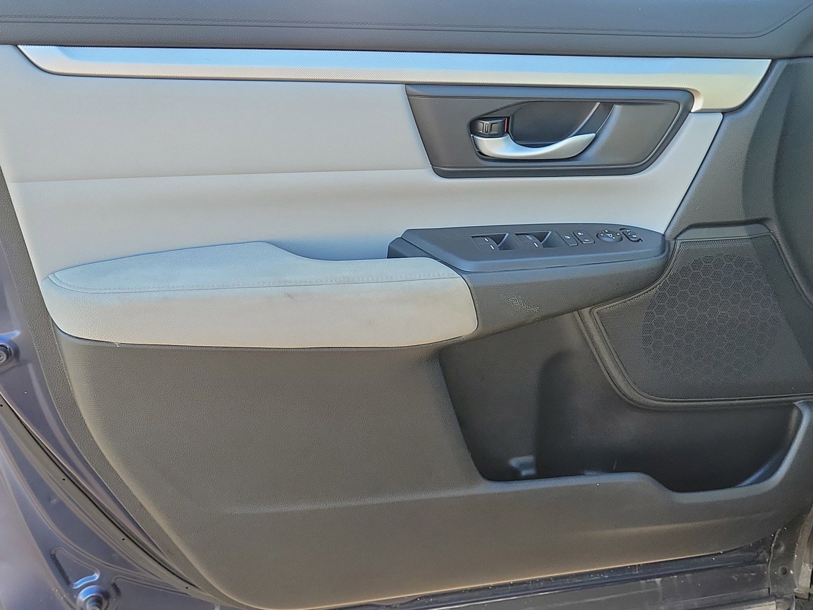 Used 2019 Honda CR-V LX image 13