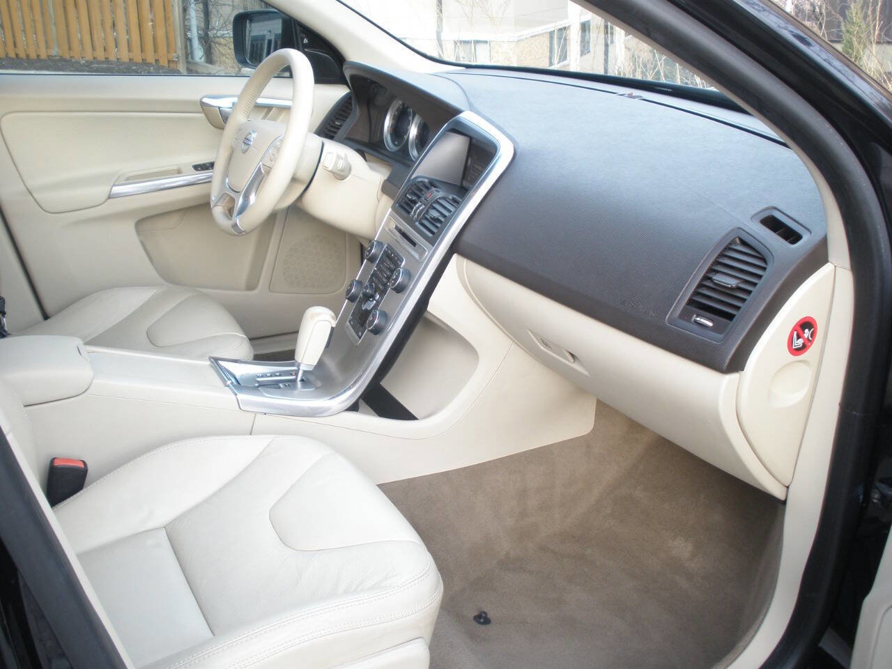 Used 2012 Volvo XC60 3.2 FWD image 30