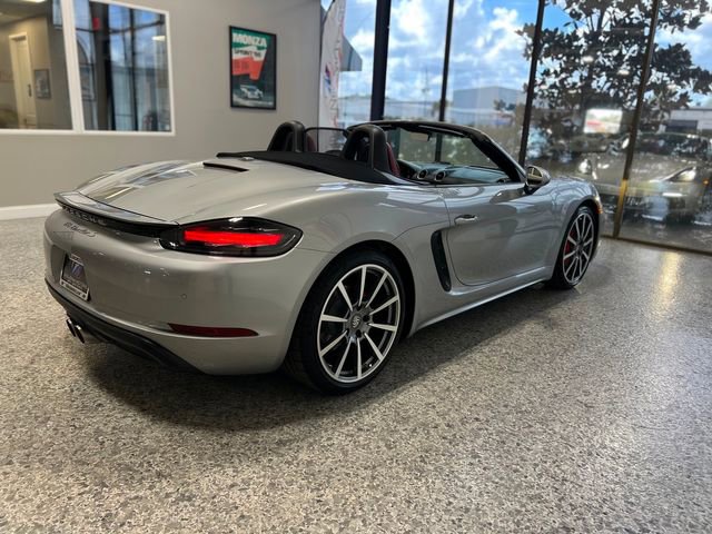 Used 2017 Porsche 718 Boxster S image 8