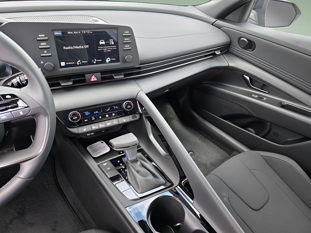 New 2026 Hyundai Elantra SEL Sport image 17