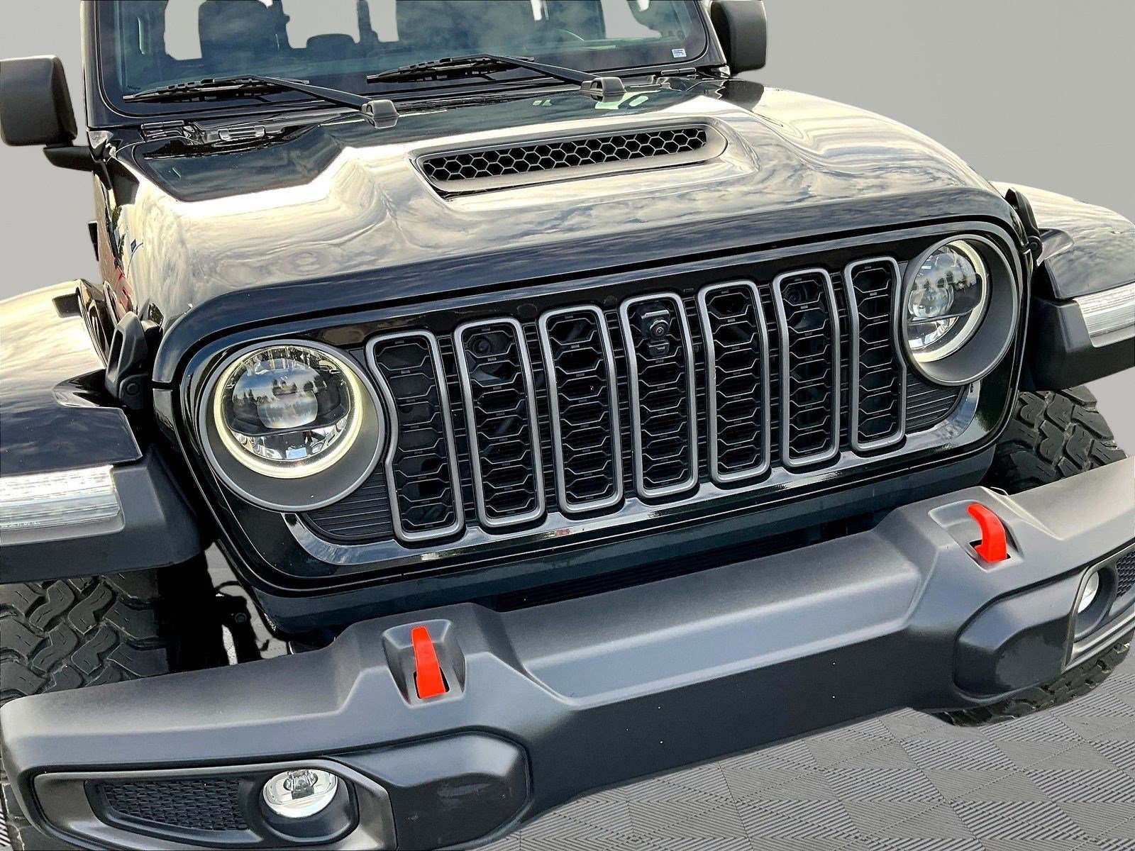 Used 2025 Jeep Gladiator Mojave w/ Convenience Group AWD/4WD image 33