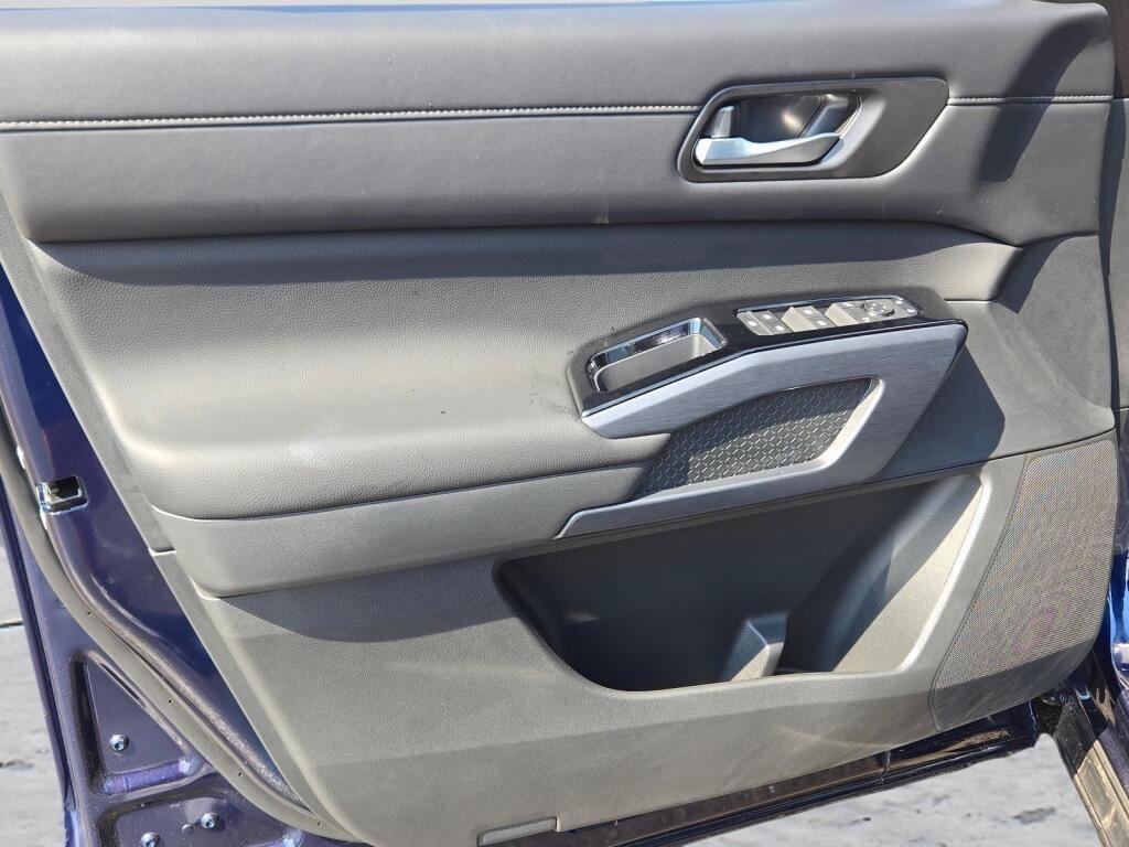 New 2026 Nissan Pathfinder SL AWD/4WD image 22