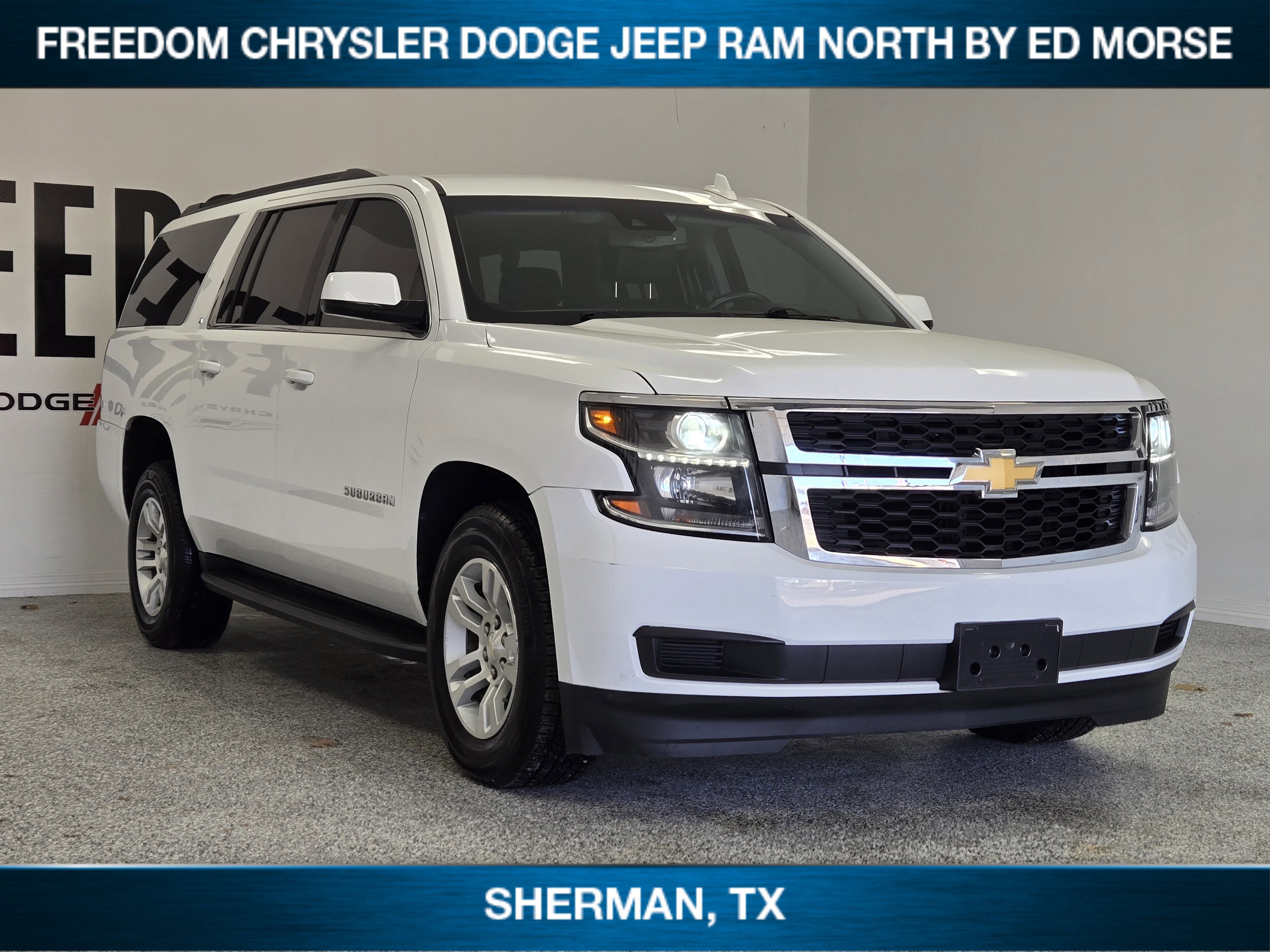 Used 2019 Chevrolet Suburban LT image 2