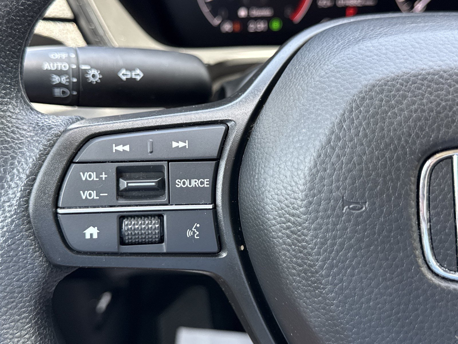 Used 2025 Honda CR-V LX image 19