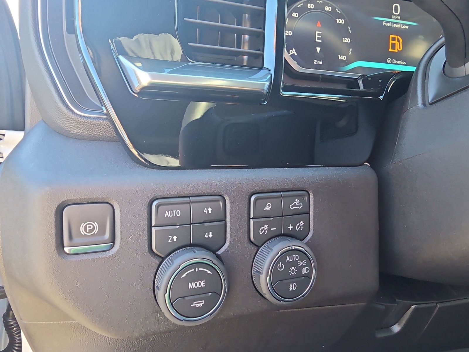 New 2026 Chevrolet Silverado 3500 LTZ w/ LTZ Convenience Package image 24