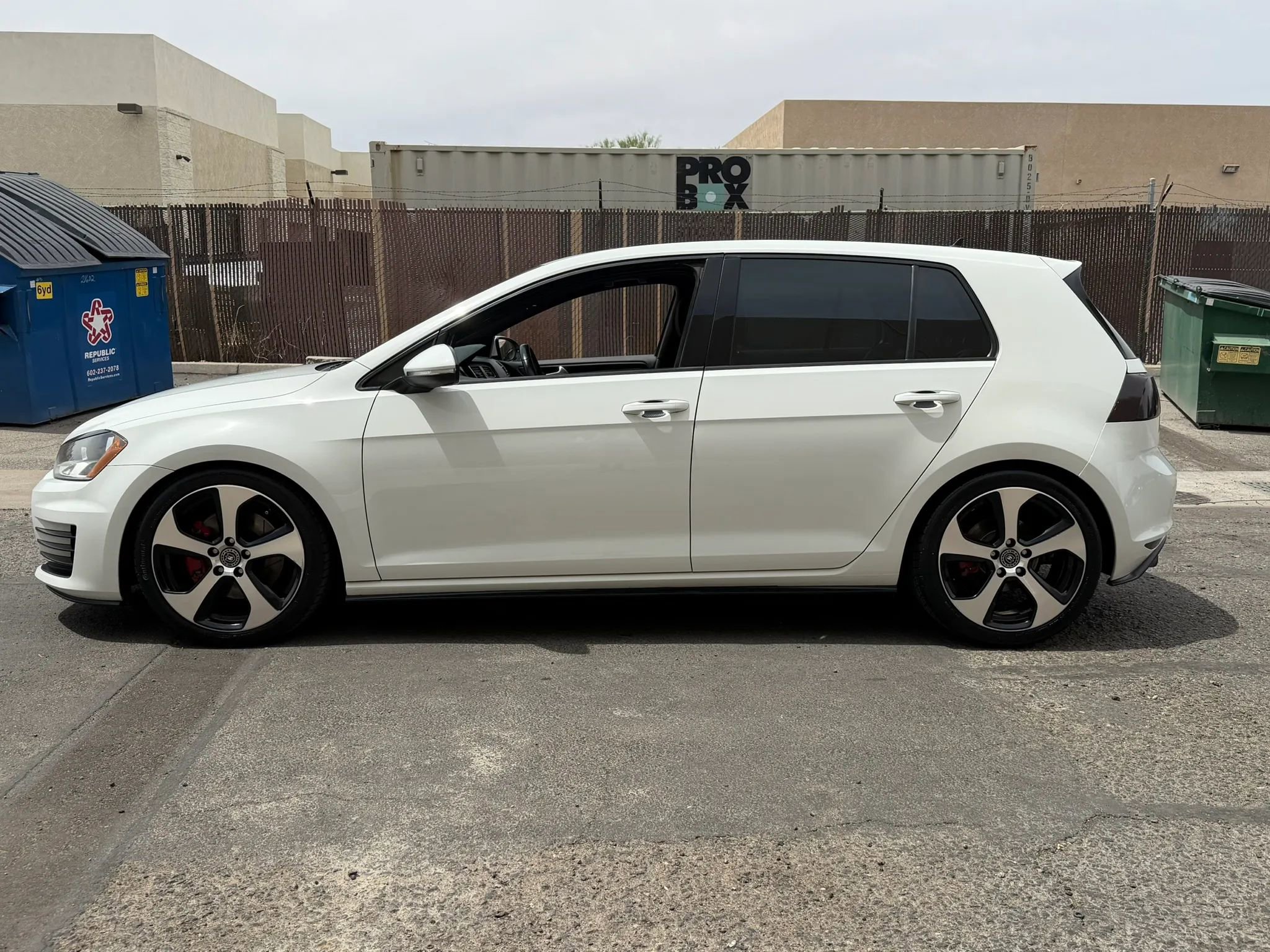 Used 2017 Volkswagen GTI S FWD image 6