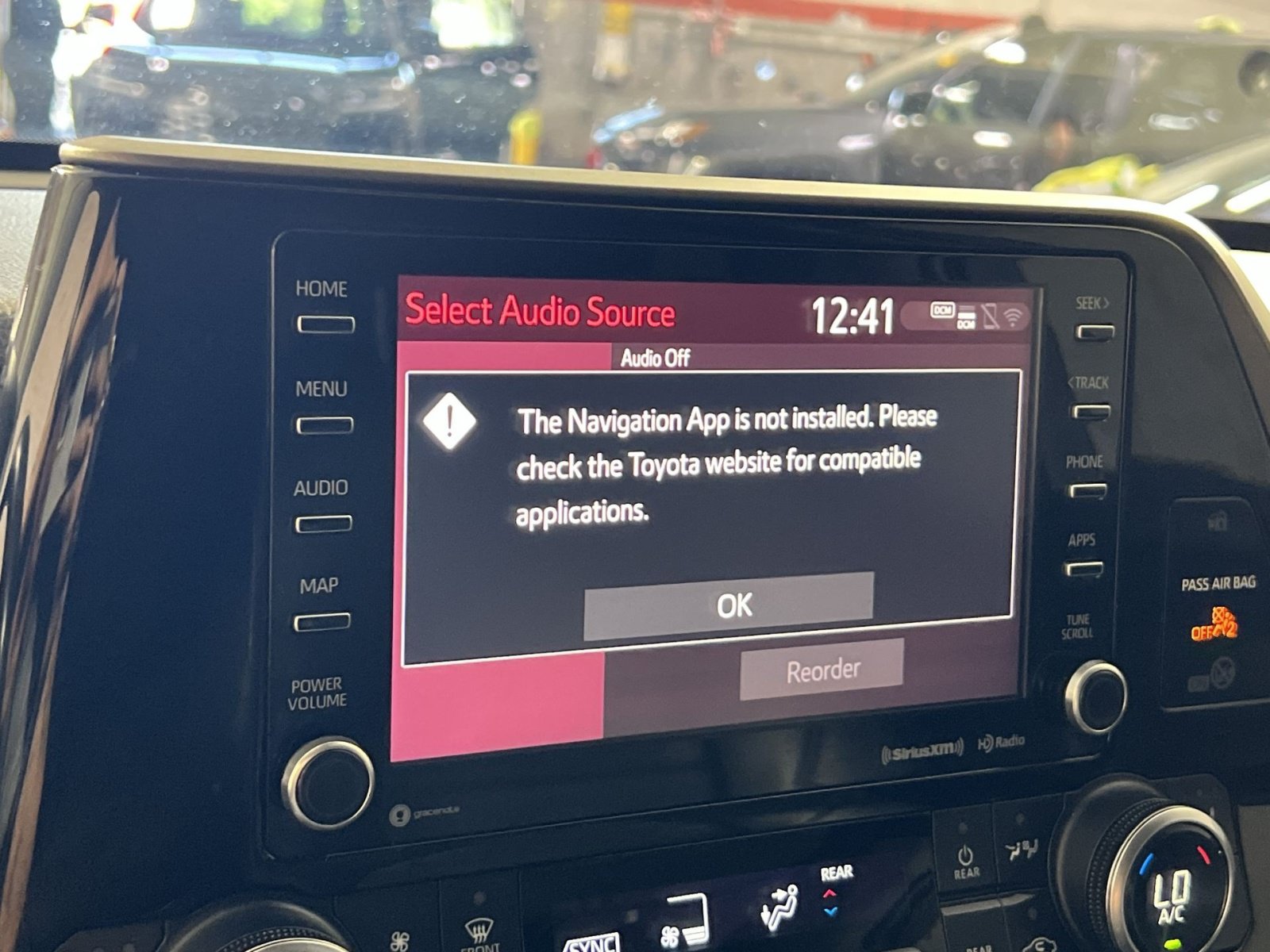 Used 2020 Toyota Highlander XLE AWD/4WD image 20