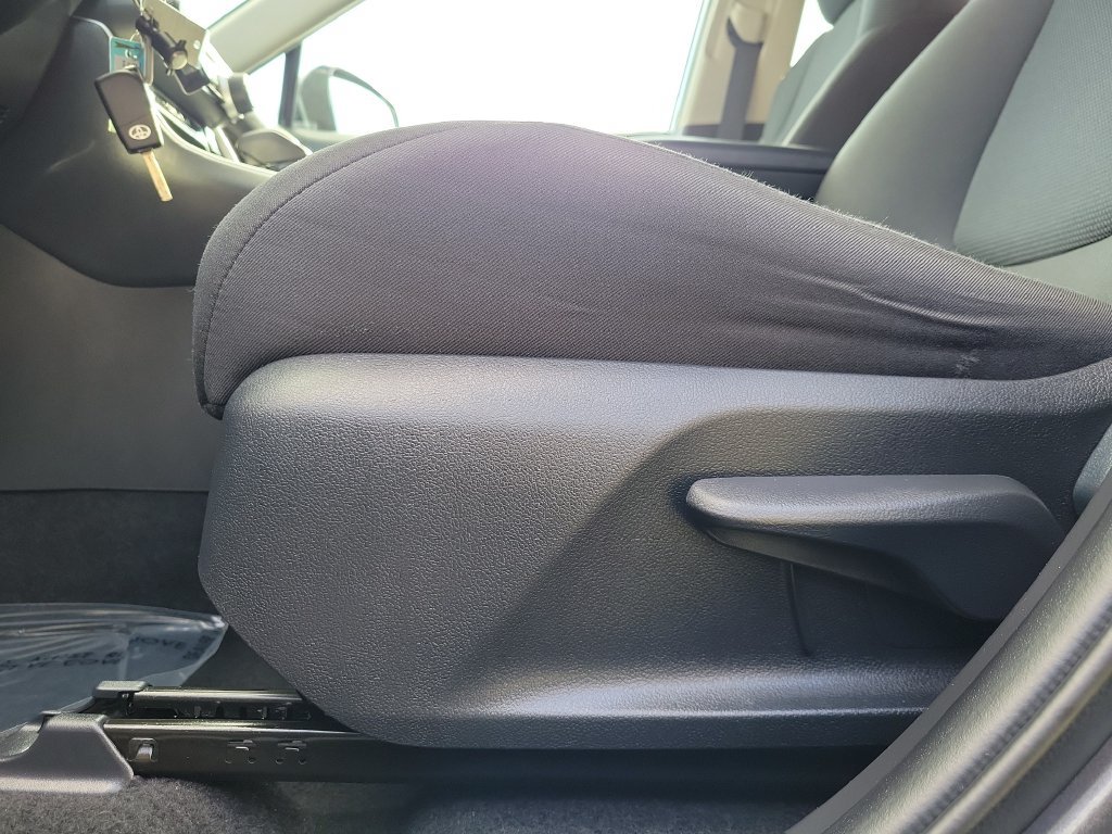 Used 2022 Toyota RAV4 LE AWD/4WD image 23